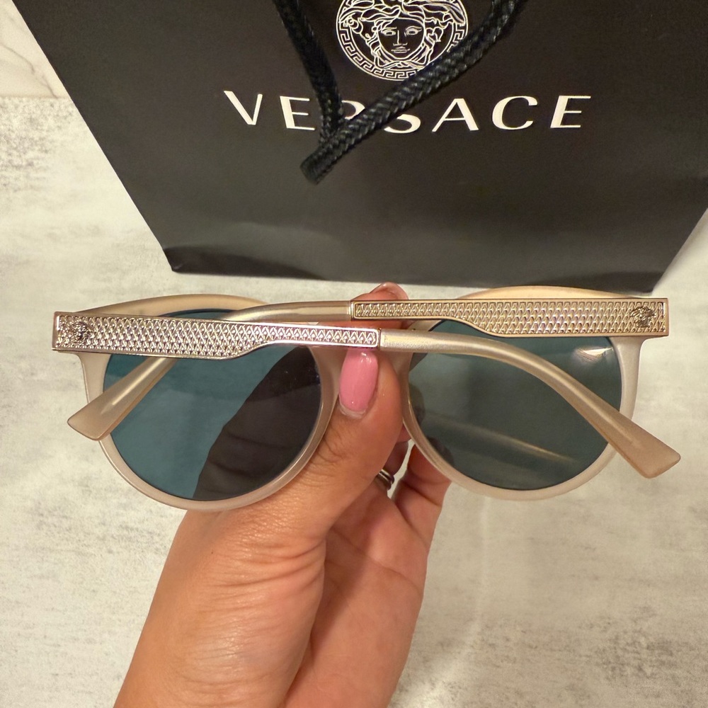 VERSACE ROSE GOLD SUNGLASSES - Picture 7 of 10